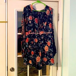 Flower romper long sleeve deep neck line